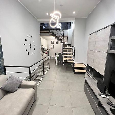 Modern Loft Center Of Turin + Jacuzzi 30M Metro Lägenhet Collegno Exteriör bild