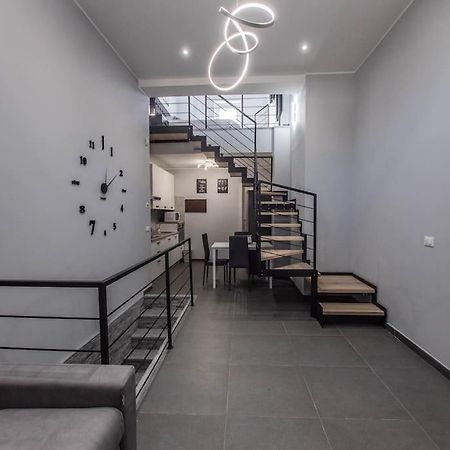Modern Loft Center Of Turin + Jacuzzi 30M Metro Lägenhet Collegno Exteriör bild