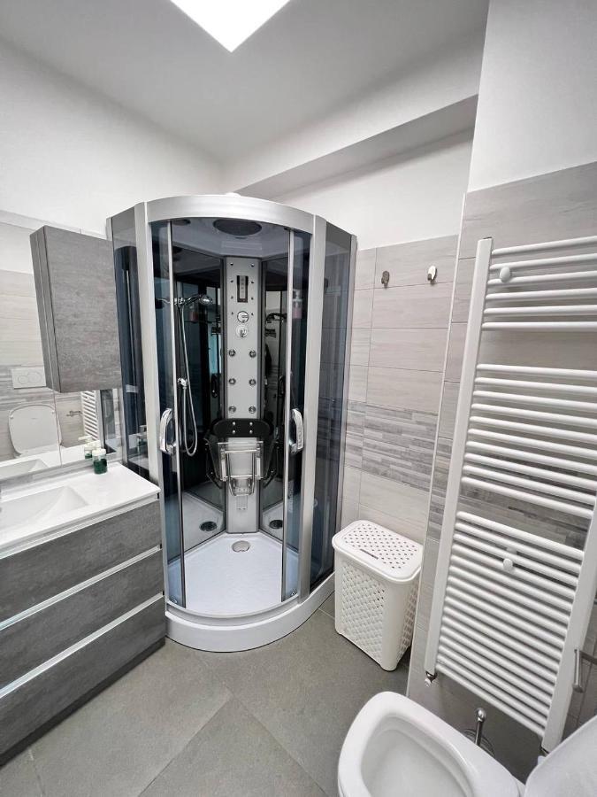Modern Loft Center Of Turin + Jacuzzi 30M Metro Lägenhet Collegno Exteriör bild