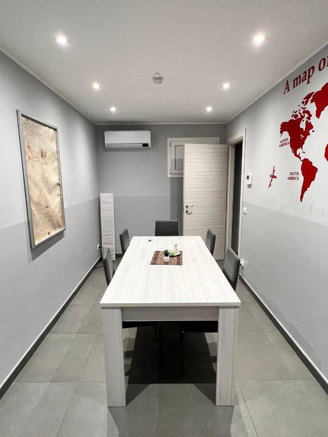 Modern Loft Center Of Turin + Jacuzzi 30M Metro Lägenhet Collegno Exteriör bild