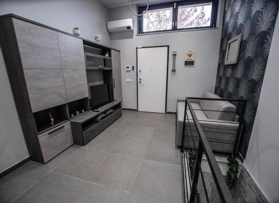 Modern Loft Center Of Turin + Jacuzzi 30M Metro Lägenhet Collegno Exteriör bild