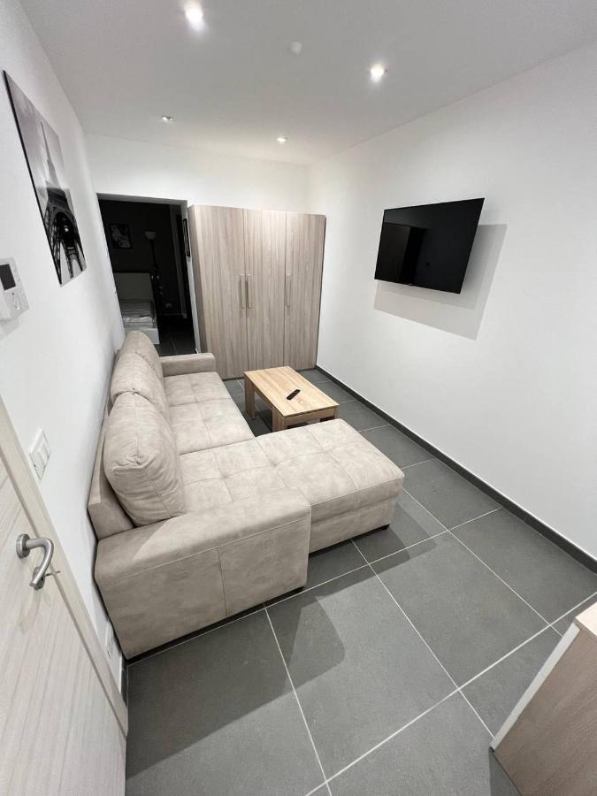 Modern Loft Center Of Turin + Jacuzzi 30M Metro Lägenhet Collegno Exteriör bild